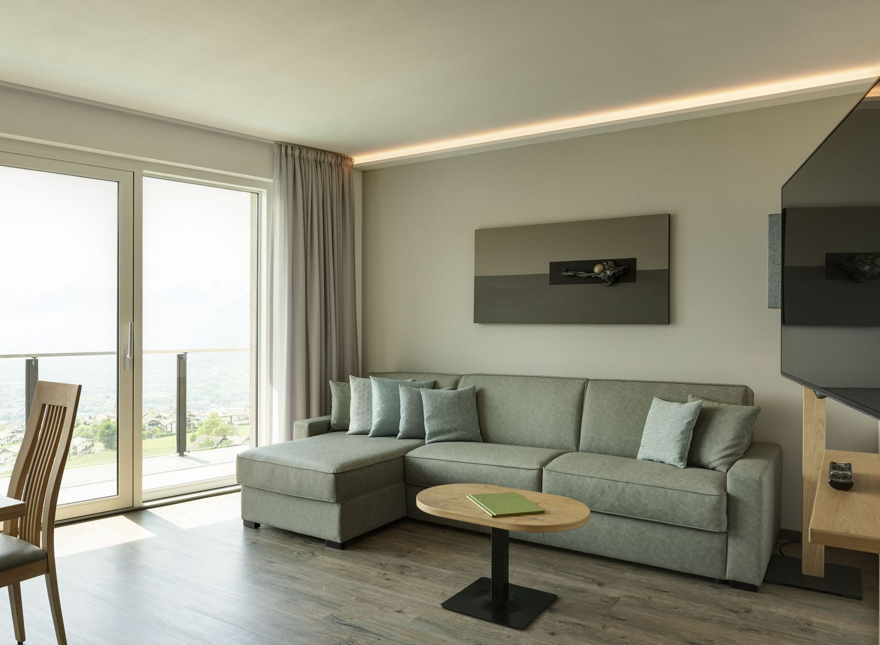 Suite Lechner Hotel Urlaub Wohnkomfort Couch TV Balkon