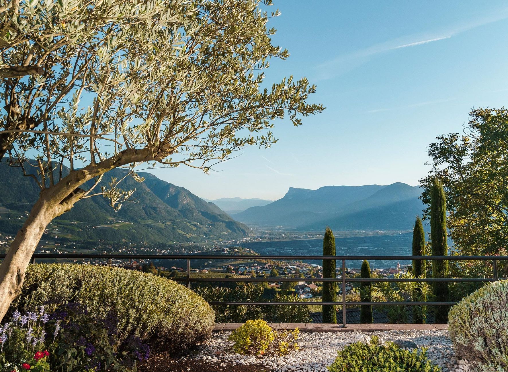 Aussicht Etschtal Kurstadt Meran Hotel Lechner Dorf Tirol