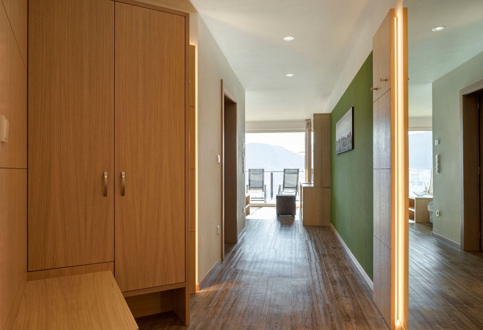 Suite Panorama zwei Schlafzimmer Wohnraum zwei Badezimmer Balkon Hotel Lechner