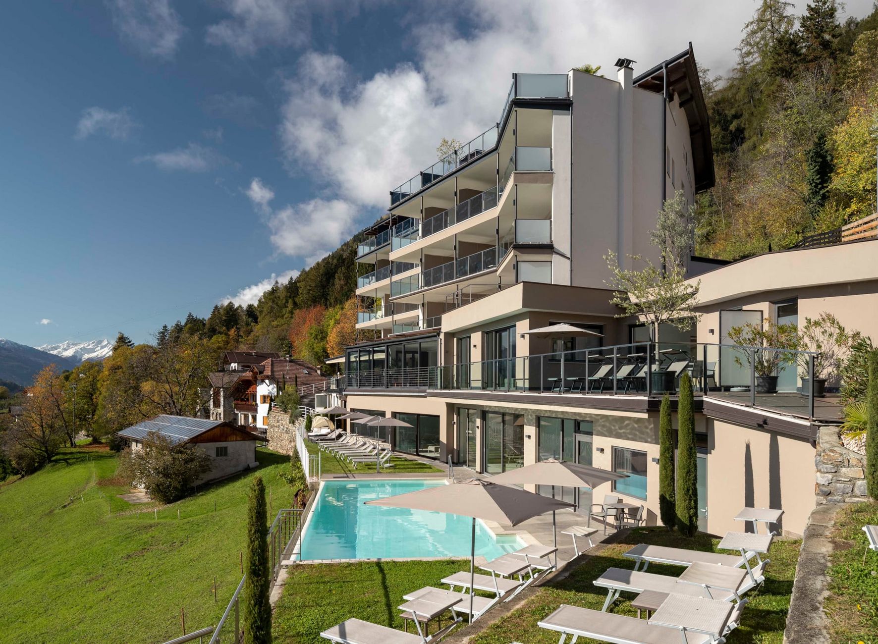 Hotel Lechner with outdoor pool and panoramic view Hotel Dorf Tirol outdoor pool panoramic view Lechner