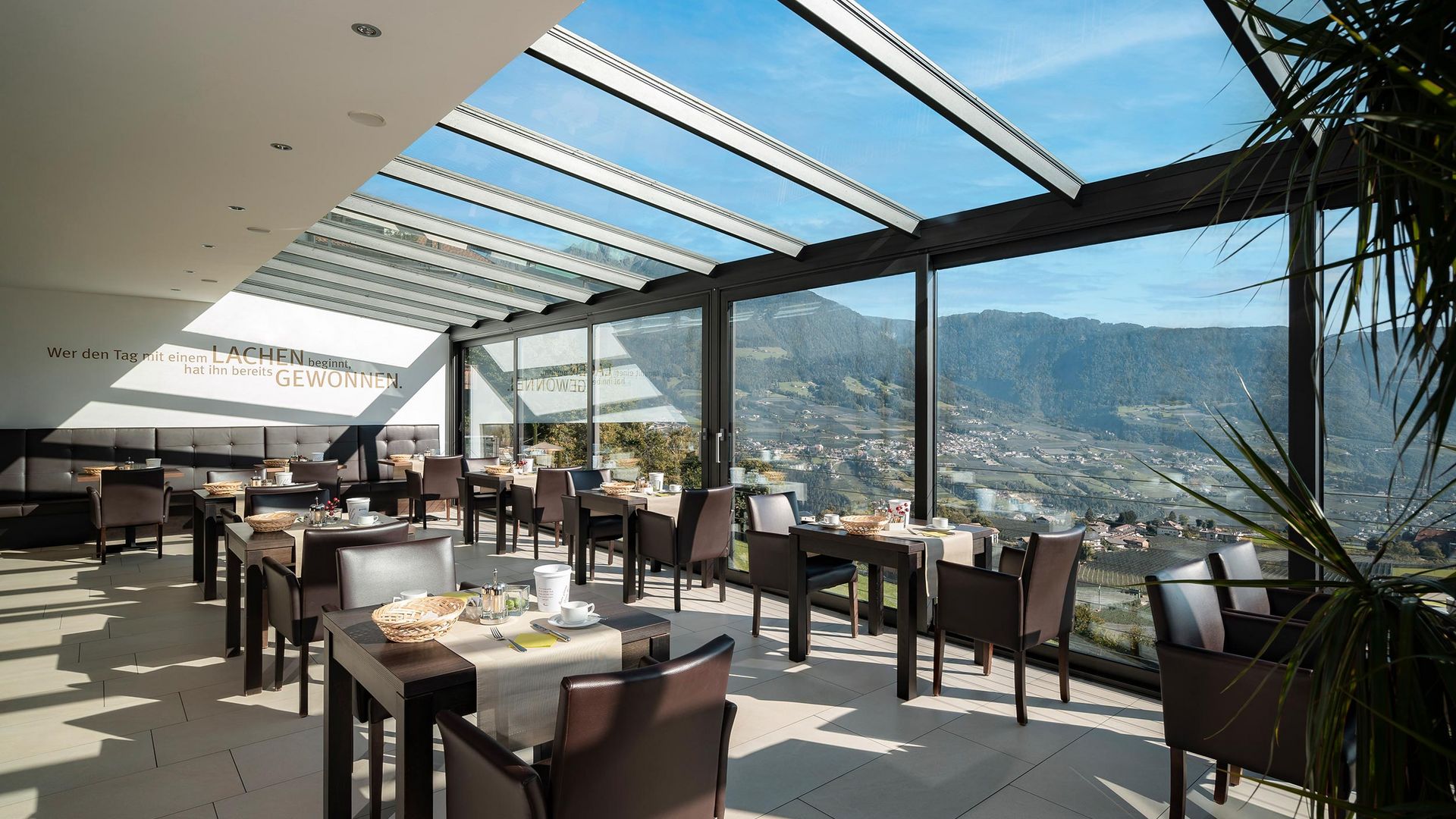 Colazione Sala colazione panoramica vista Hotel Lechner Tirolo
