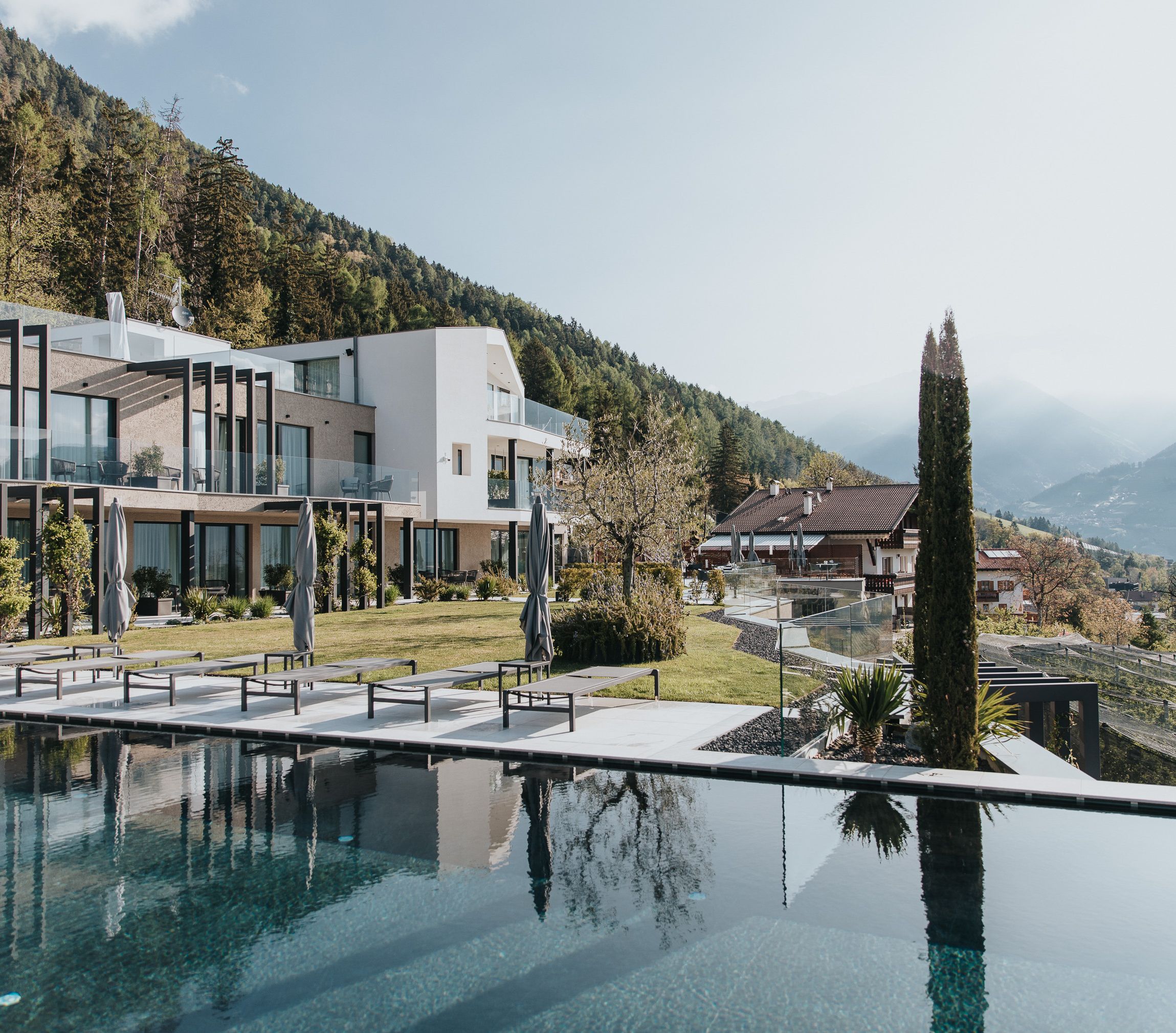 [Translate to italienisch:]  Infinity_Pool_La_Vista_Nature_Living_Dorf_Tirol_IVAN0438__c_IvanBortondello.jpg
