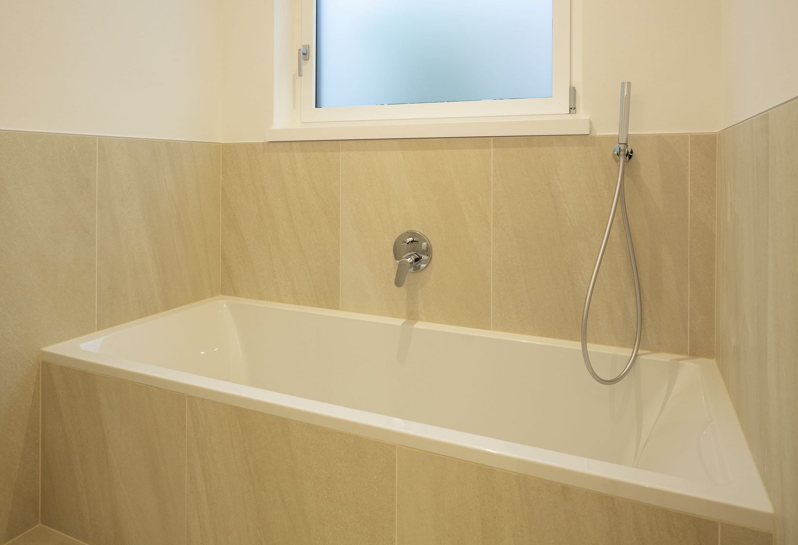 Badezimmer Dusche Hotel Lechner Suite Urlaub Dorf Tirol