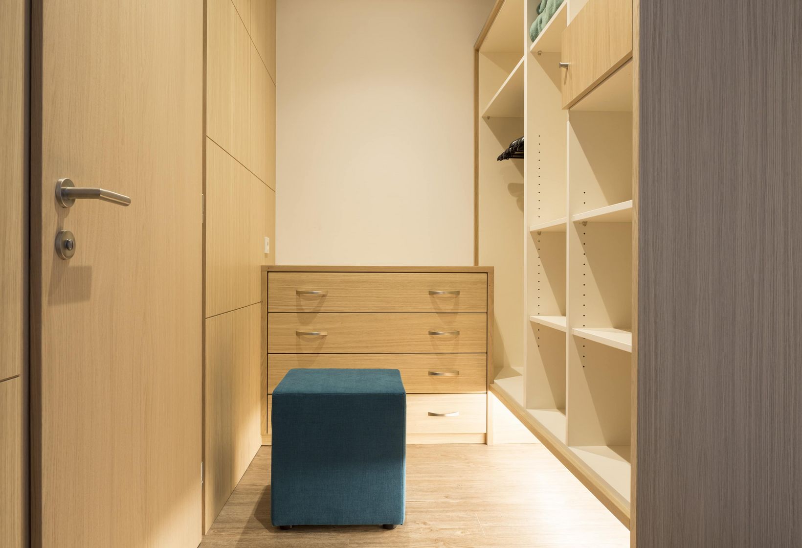 Urlaub Dorf Tirol Kleiderschrank Komfortzimmer Ifinger Plus