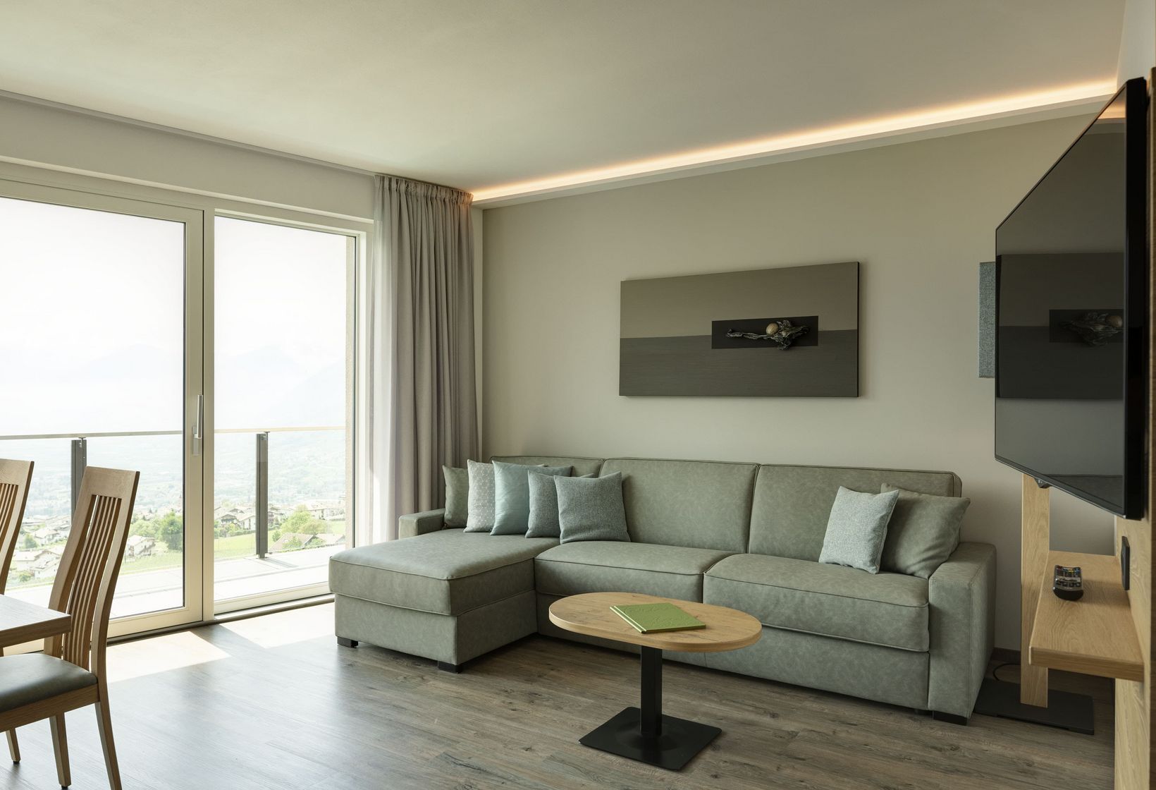 Suite Lechner Hotel Urlaub Wohnkomfort Couch TV Balkon