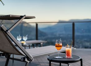 Panoramaterrasse Cocktail Abend ausklingen Relax Hotel Lechner