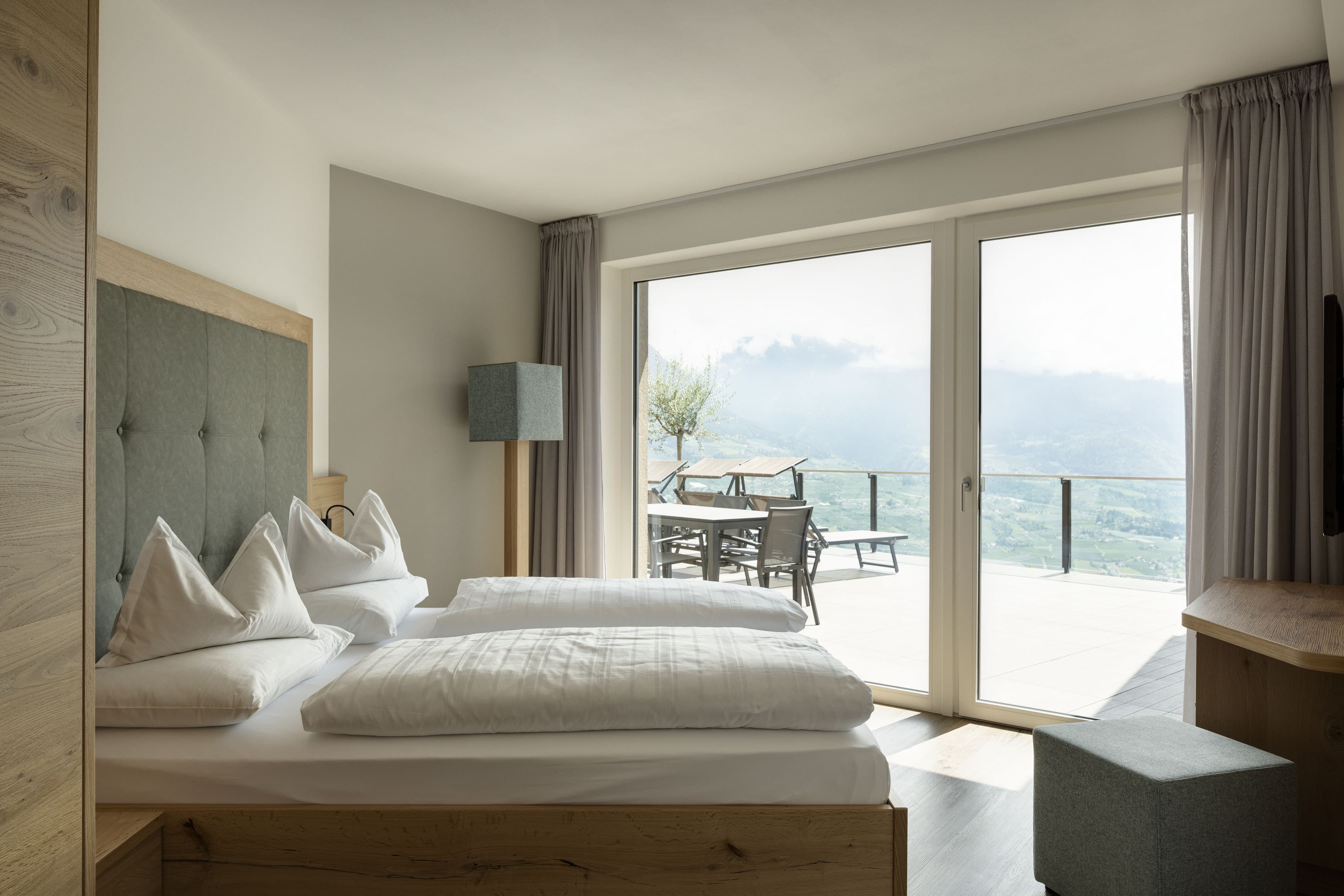 Lechner Suite balcony south side vacation Dorf Tirol